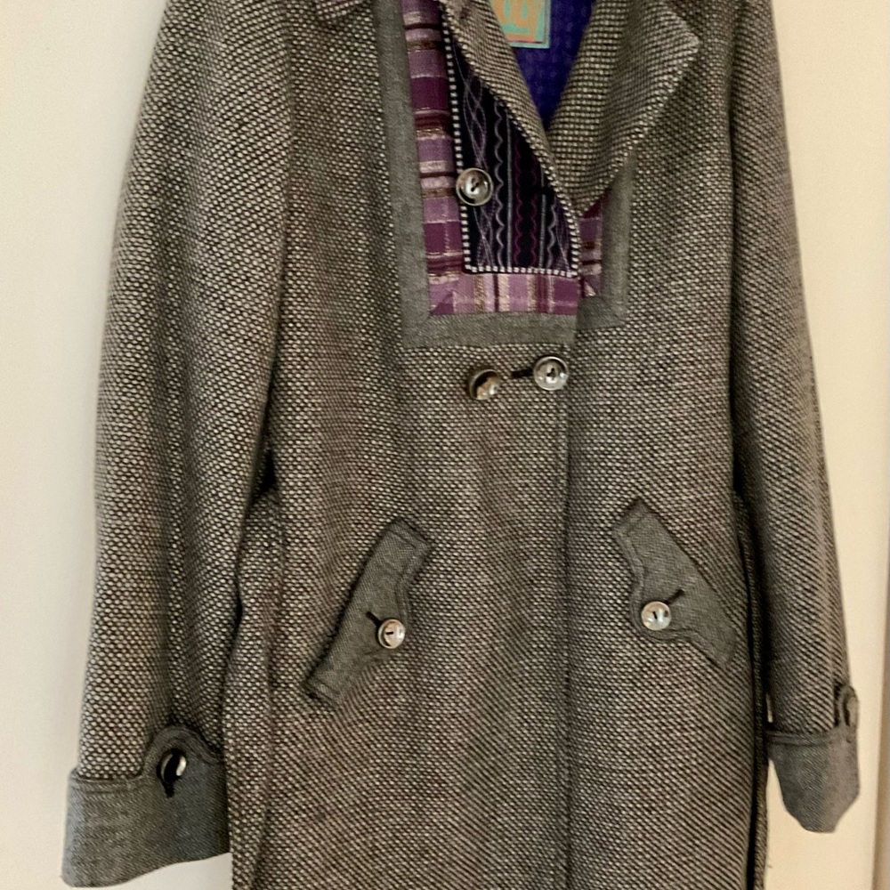 Coat - Picture 4 of 11